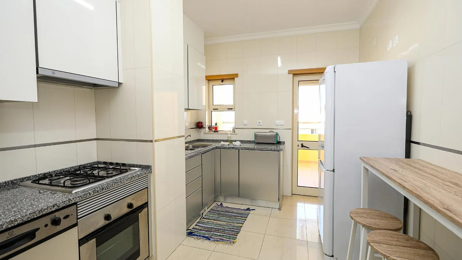C07 - 3 Bed Luxury Penthouse In Downtown Lagos 0*,  Portugal